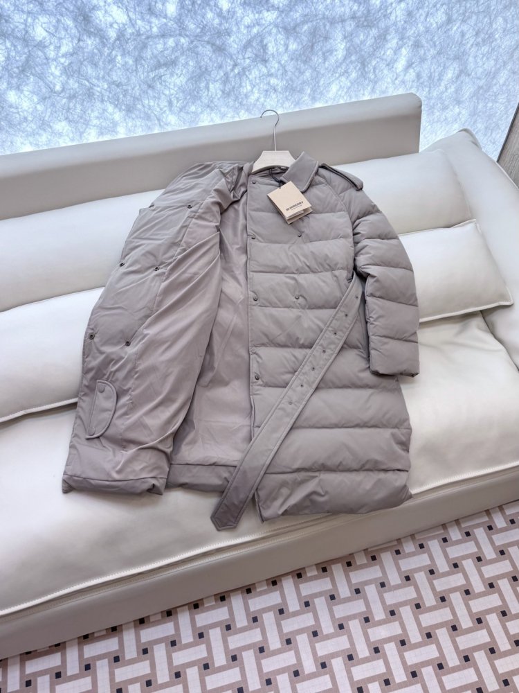 Двубордный пуховик женский фото 5