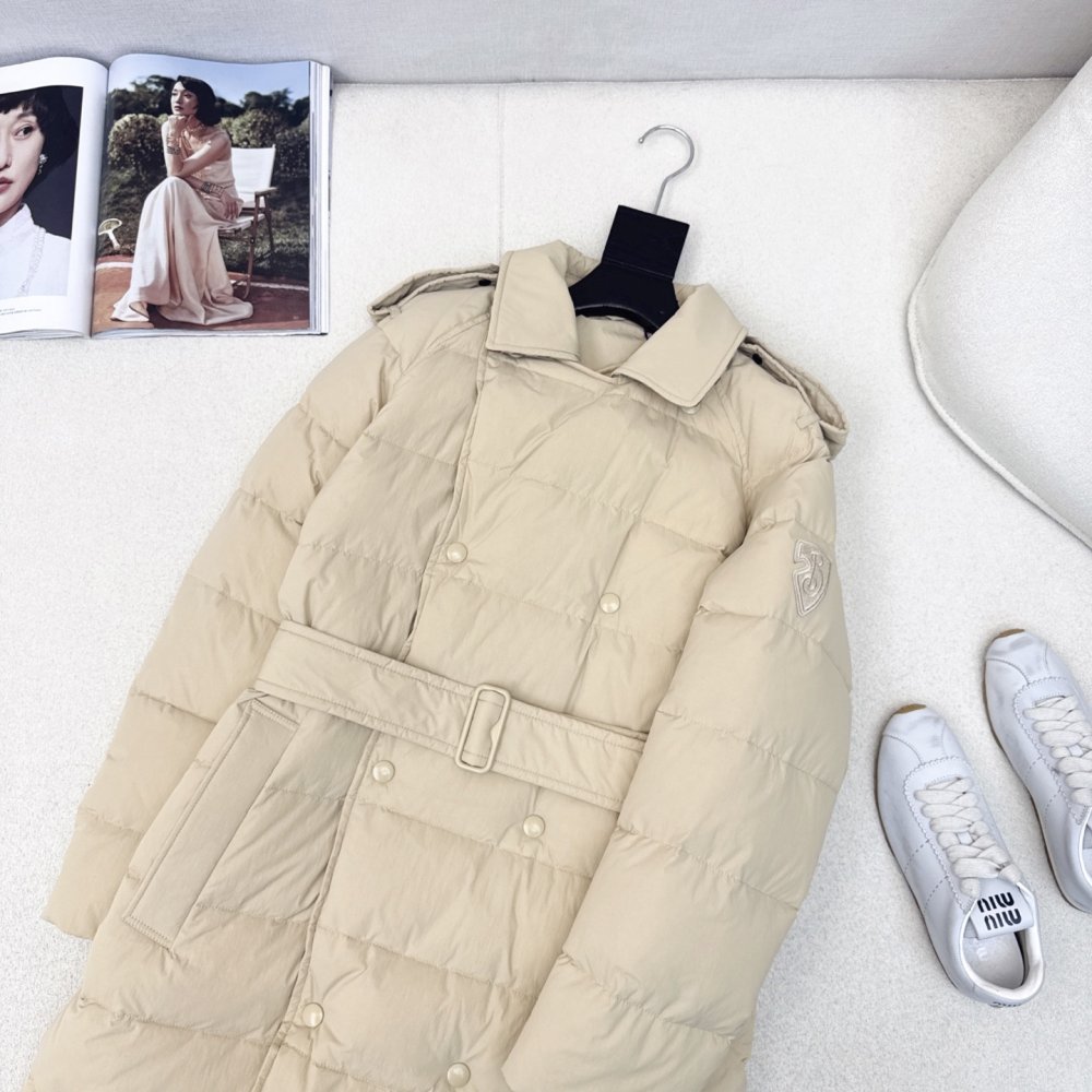 Двубортный длинный пуховик женский фото 2