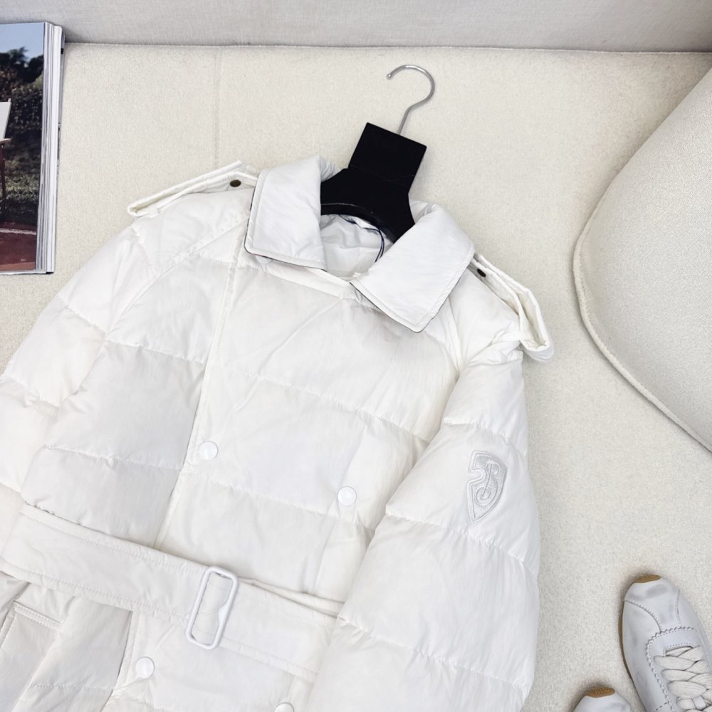 Двубортный длинный пуховик женский фото 3