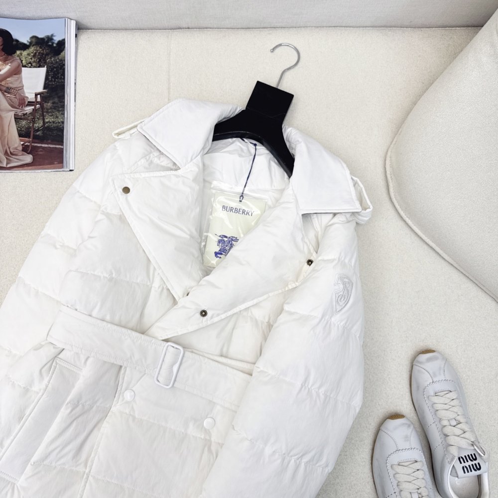 Двубортный длинный пуховик женский фото 6