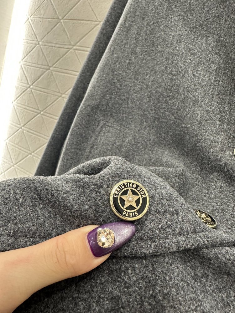 Двубортный длинный тренчкот с отворотами фото 6