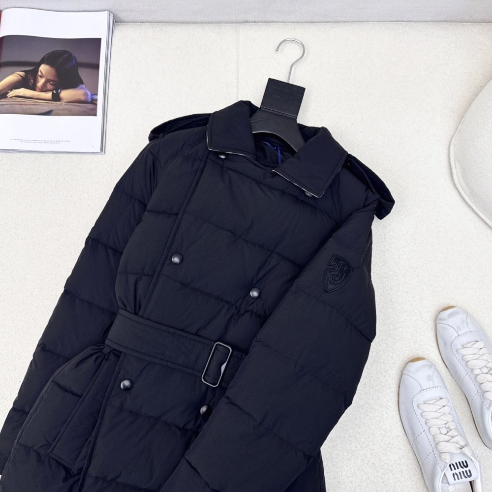 Двубортный короткий пуховик женский фото 2