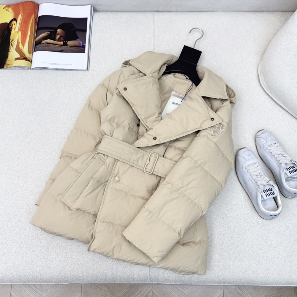 Двубортный короткий пуховик женский фото 5