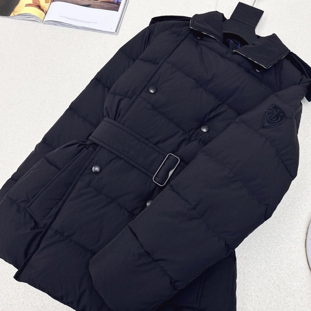 Двубортный короткий пуховик женский фото 5