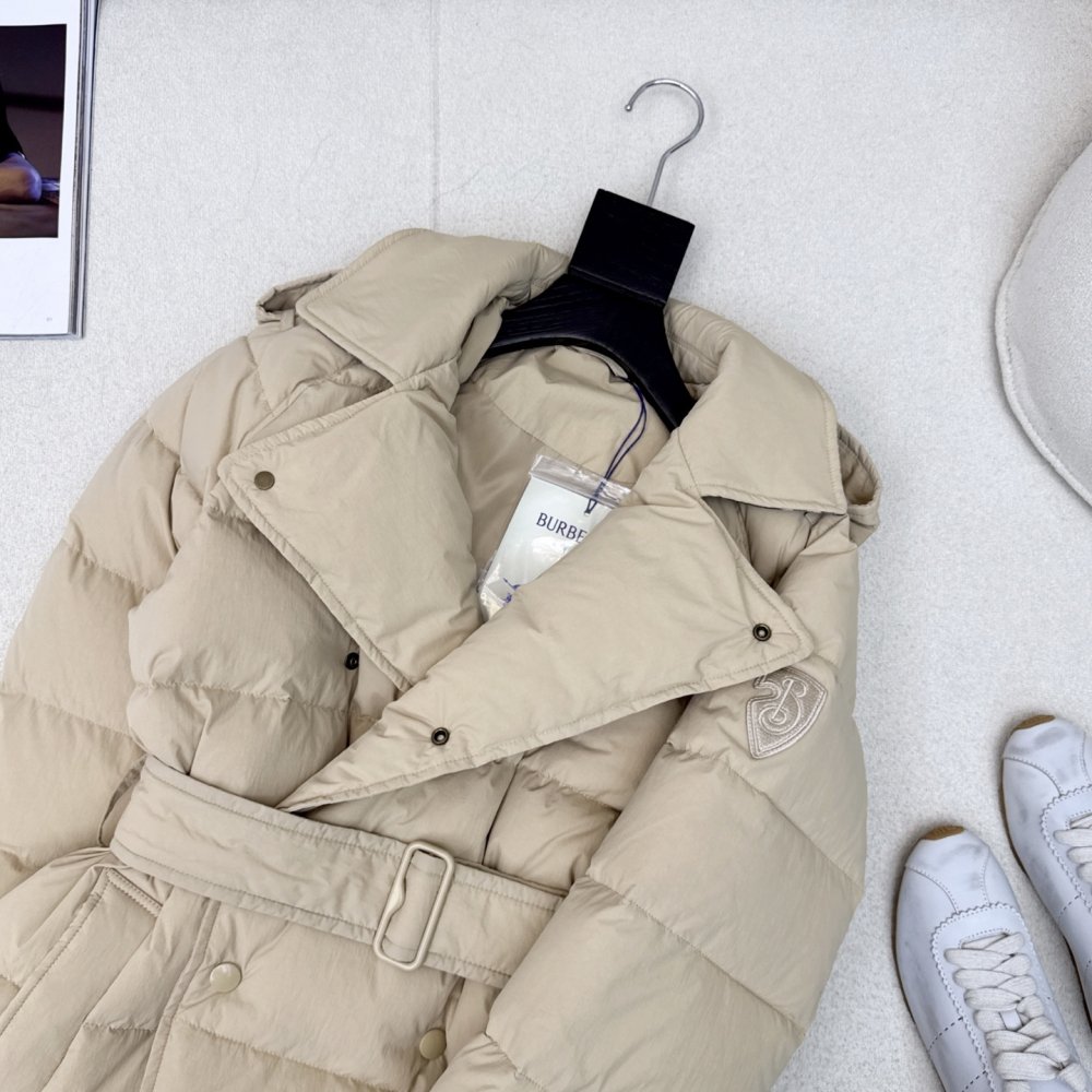 Двубортный короткий пуховик женский фото 6