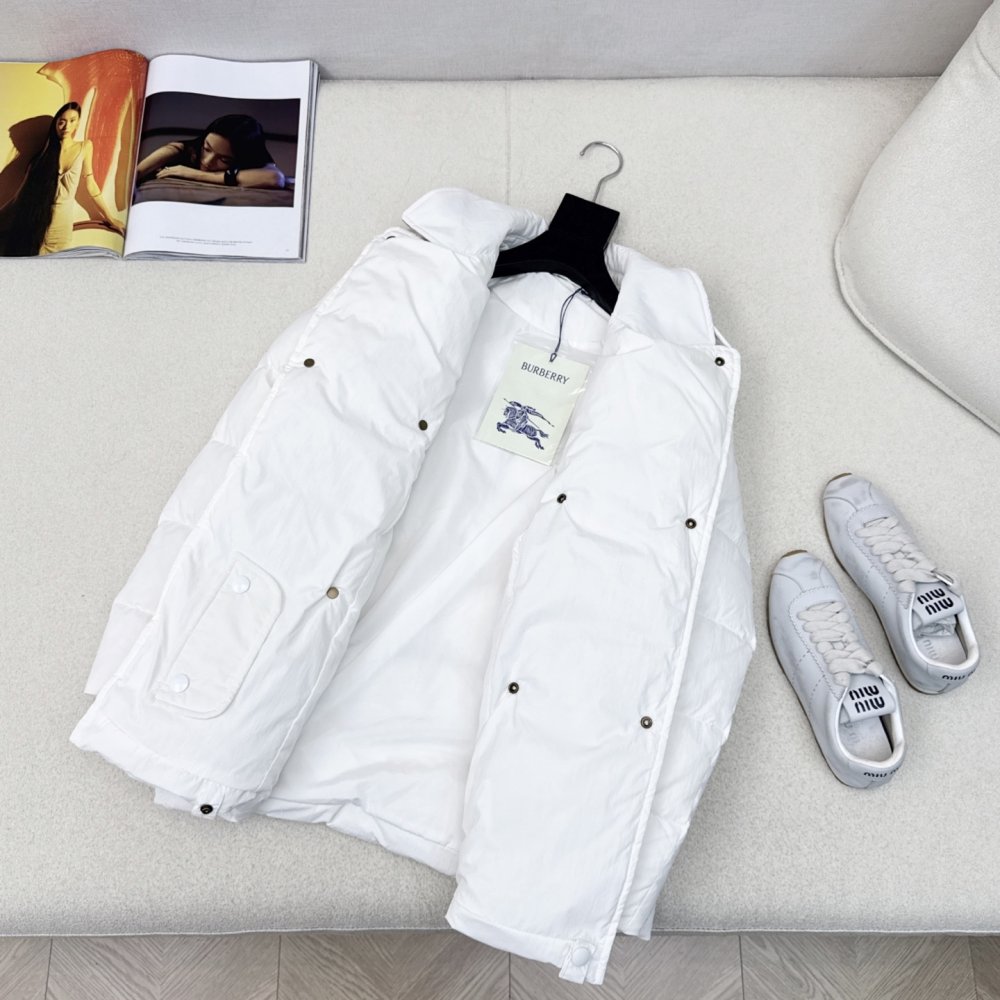 Двубортный короткий пуховик женский фото 7