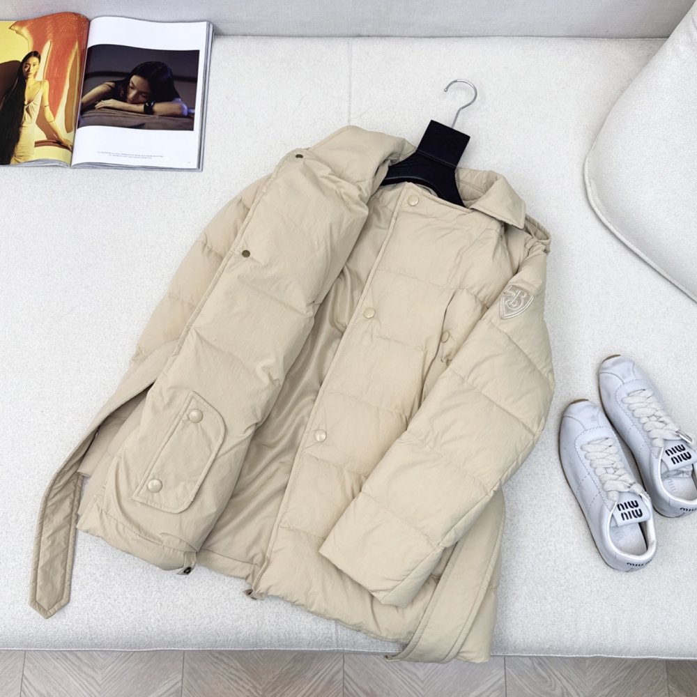 Двубортный короткий пуховик женский фото 7