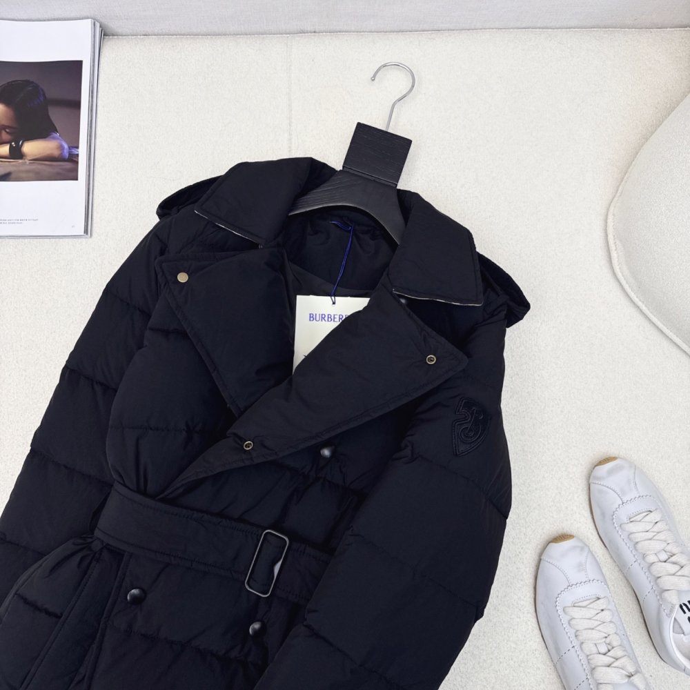 Двубортный короткий пуховик женский фото 7