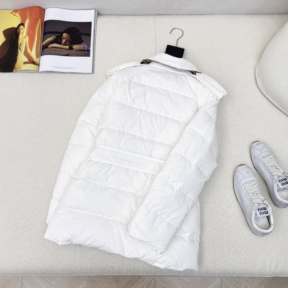 Двубортный короткий пуховик женский фото 9