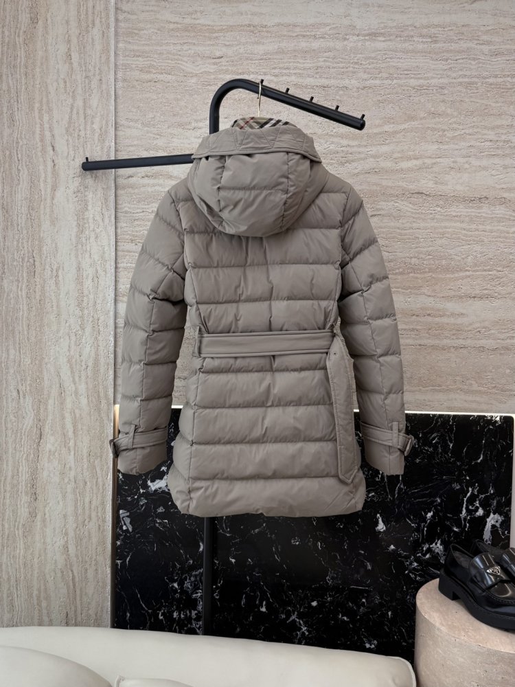 Двобортний приталений пуховик фото 2