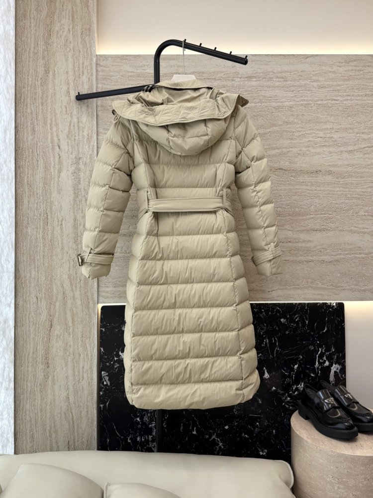 Двубортный приталенный пуховик фото 2