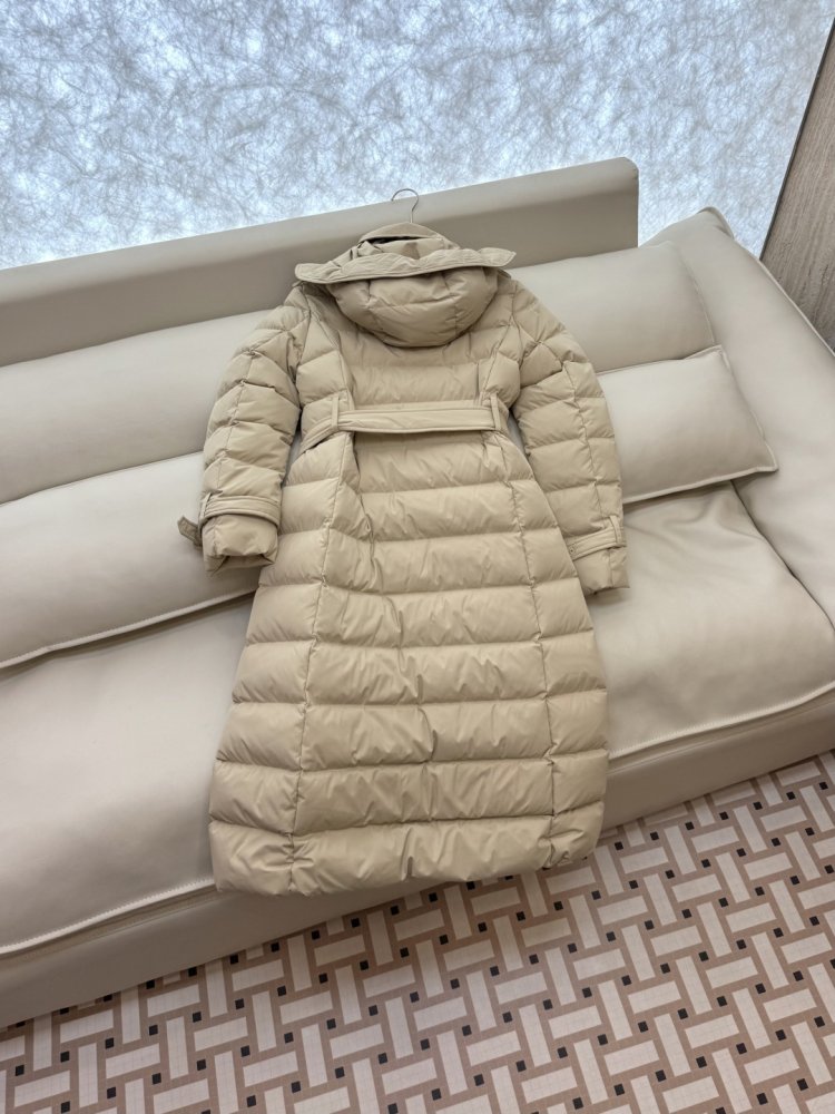 Двубортный приталенный пуховик фото 4