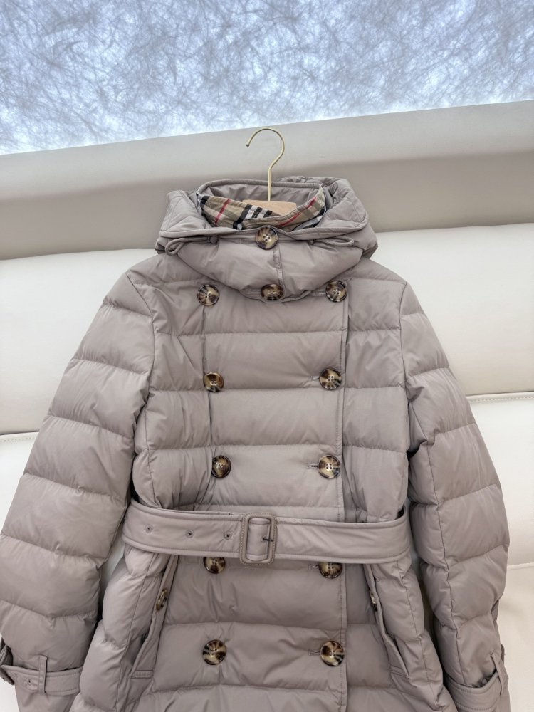 Двобортний приталений пуховик фото 5