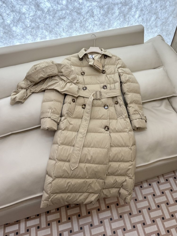 Двубортный приталенный пуховик фото 5