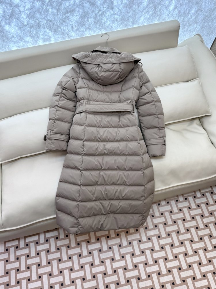 Двубортный приталенный пуховик фото 5