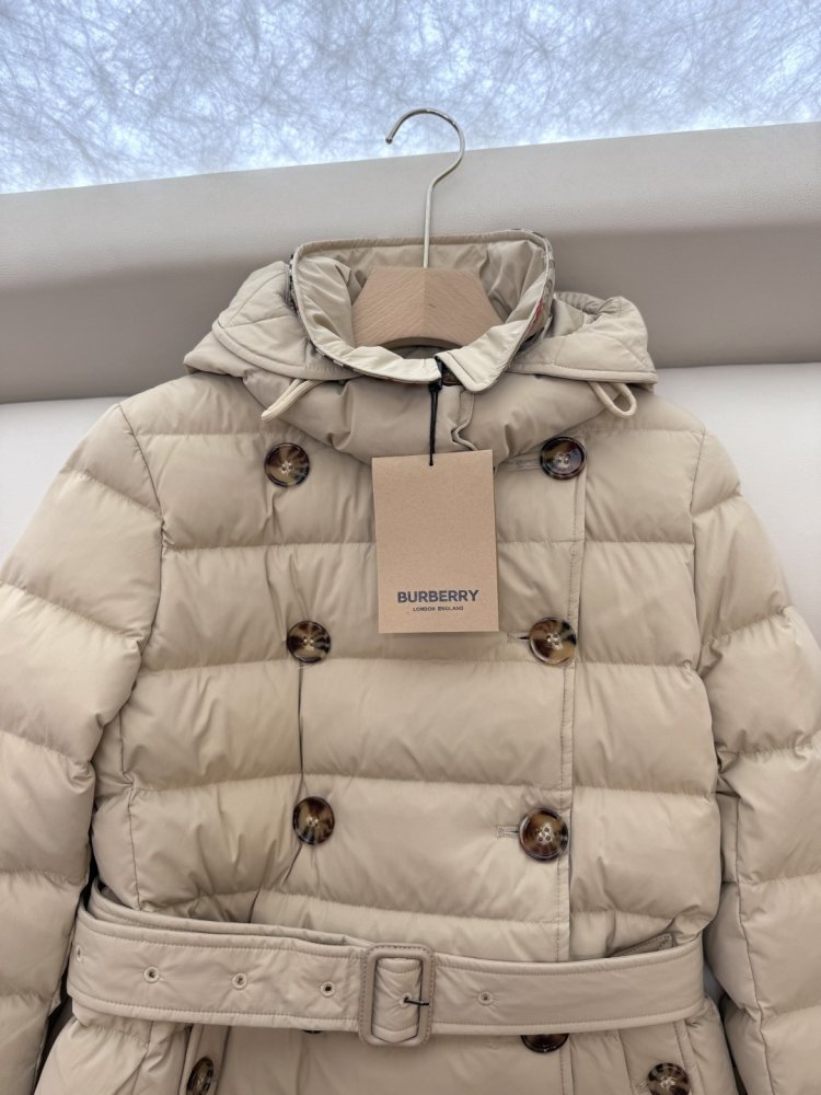 Двобортний приталений пуховик фото 6