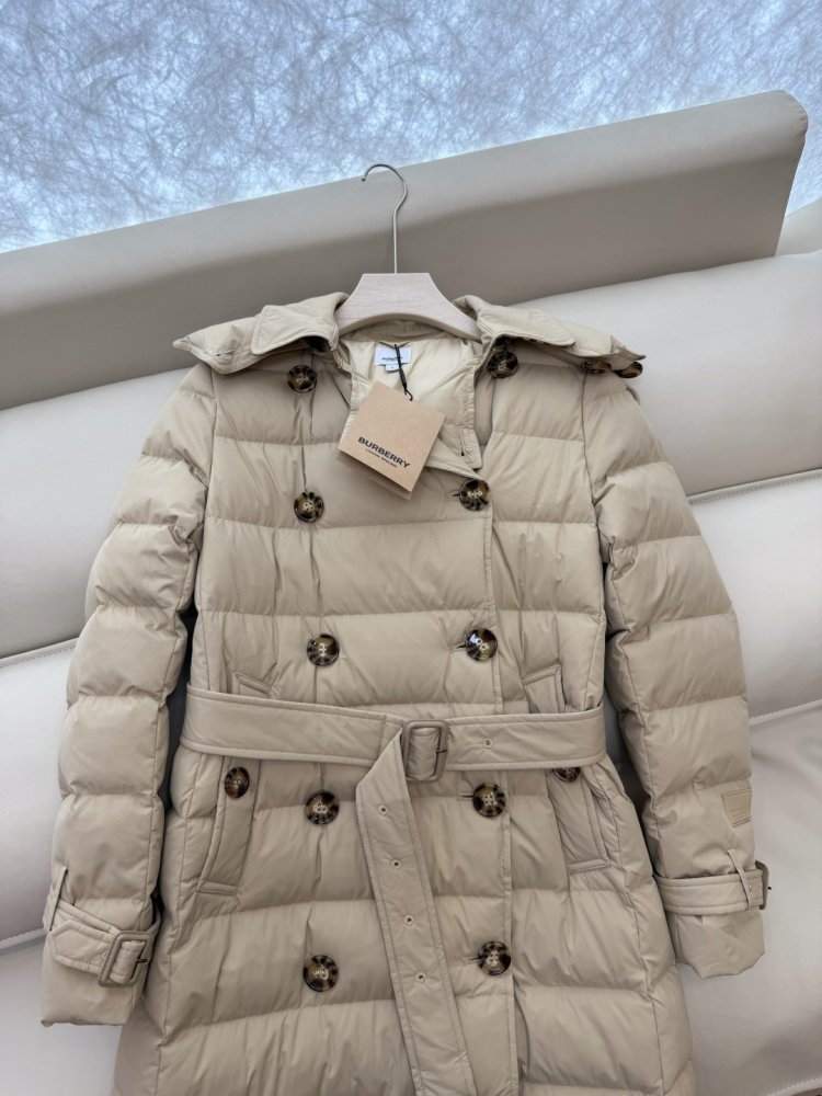 Двубортный приталенный пуховик фото 6