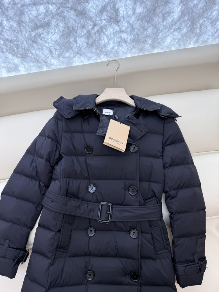 Двубортный приталенный пуховик фото 6