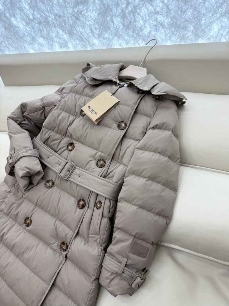 Двубортный приталенный пуховик фото 6