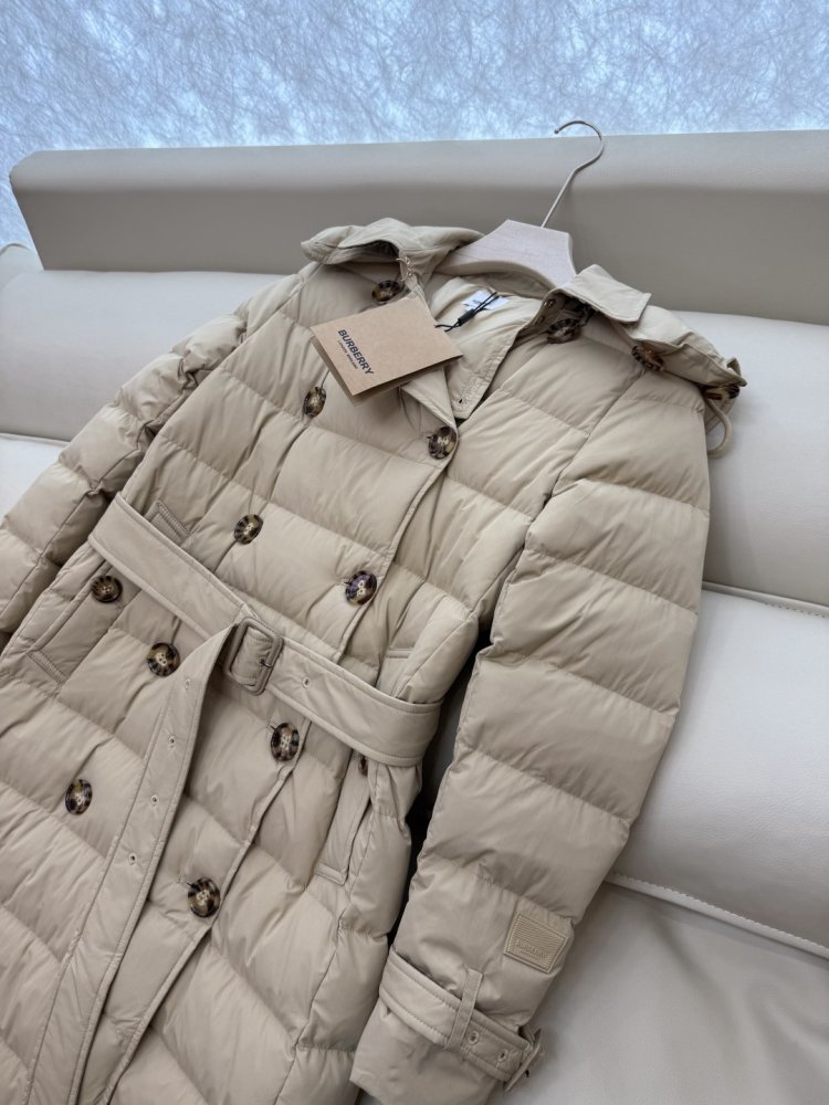 Двубортный приталенный пуховик фото 7