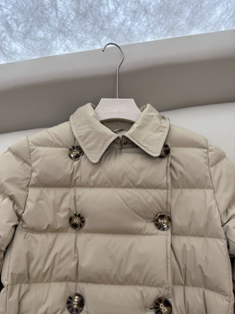 Двубортный приталенный пуховик фото 8