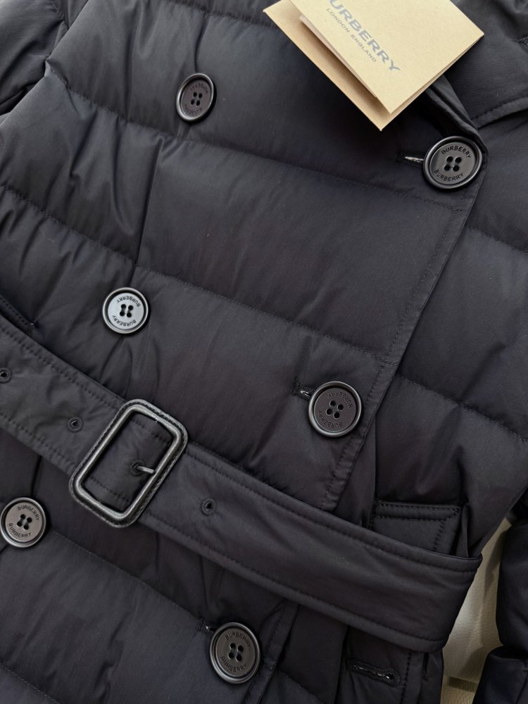 Двубортный приталенный пуховик фото 8