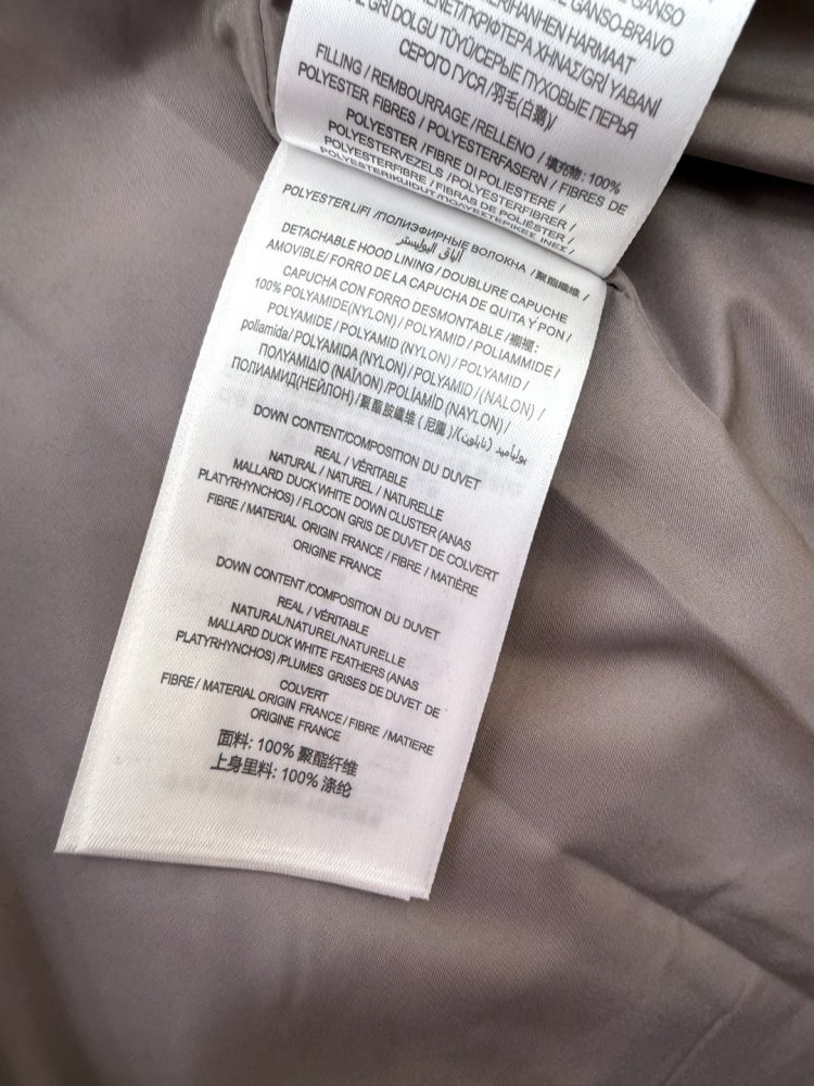 Двубортный приталенный пуховик фото 9