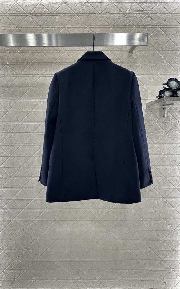 Двубортный шелковый пиджак с прямыми плечами фото 2