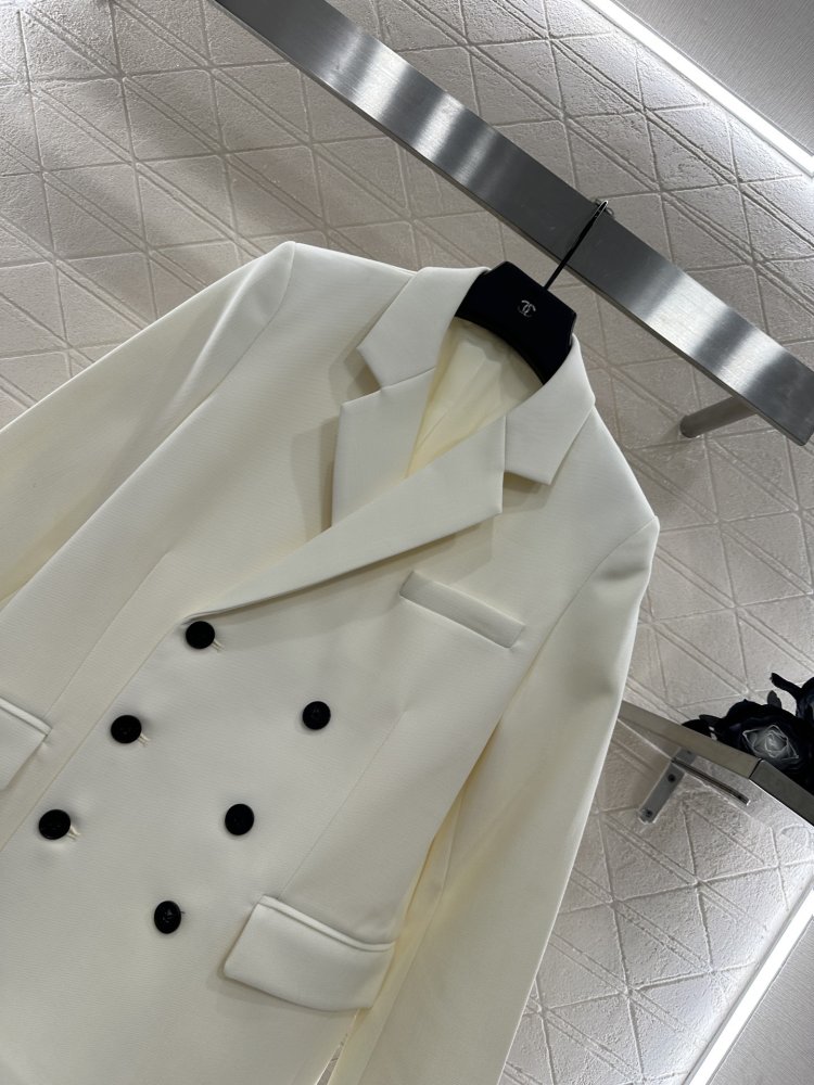 Двубортный шелковый пиджак с прямыми плечами фото 3