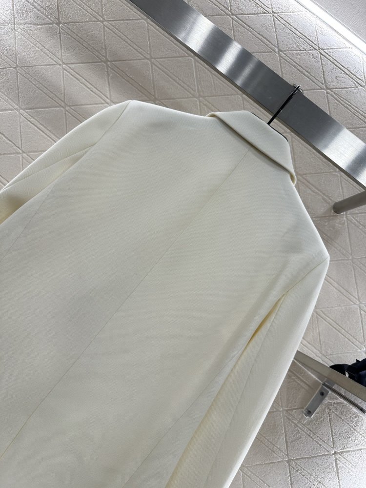 Двубортный шелковый пиджак с прямыми плечами фото 4