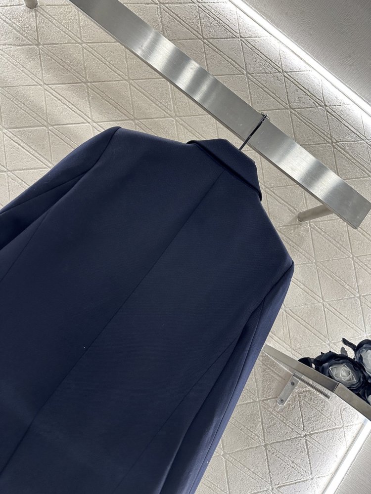 Двубортный шелковый пиджак с прямыми плечами фото 4