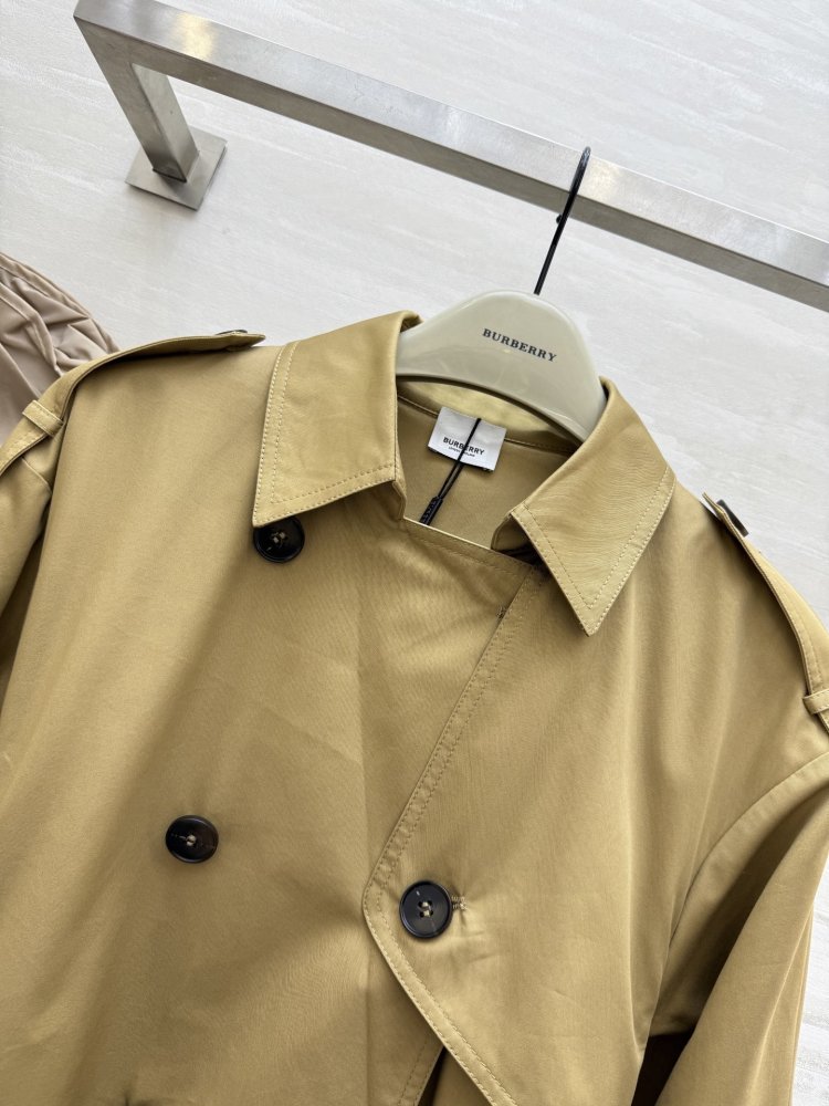 Double-breasted trench coat фото 4