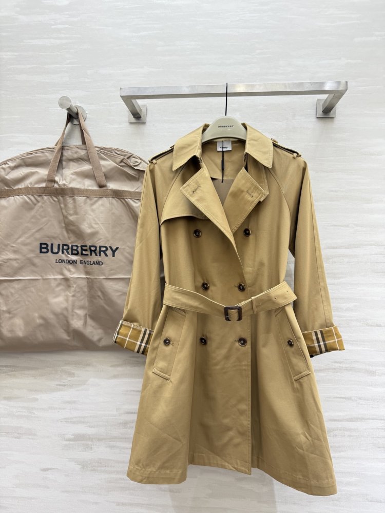 Двубортный тренчкот фото 4