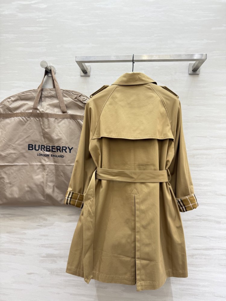 Двубортный тренчкот фото 5