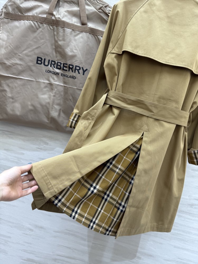 Двубортный тренчкот фото 6