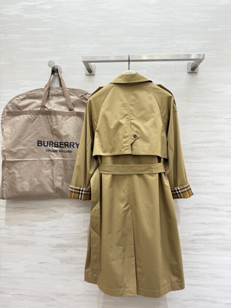 Double-breasted trench coat фото 7