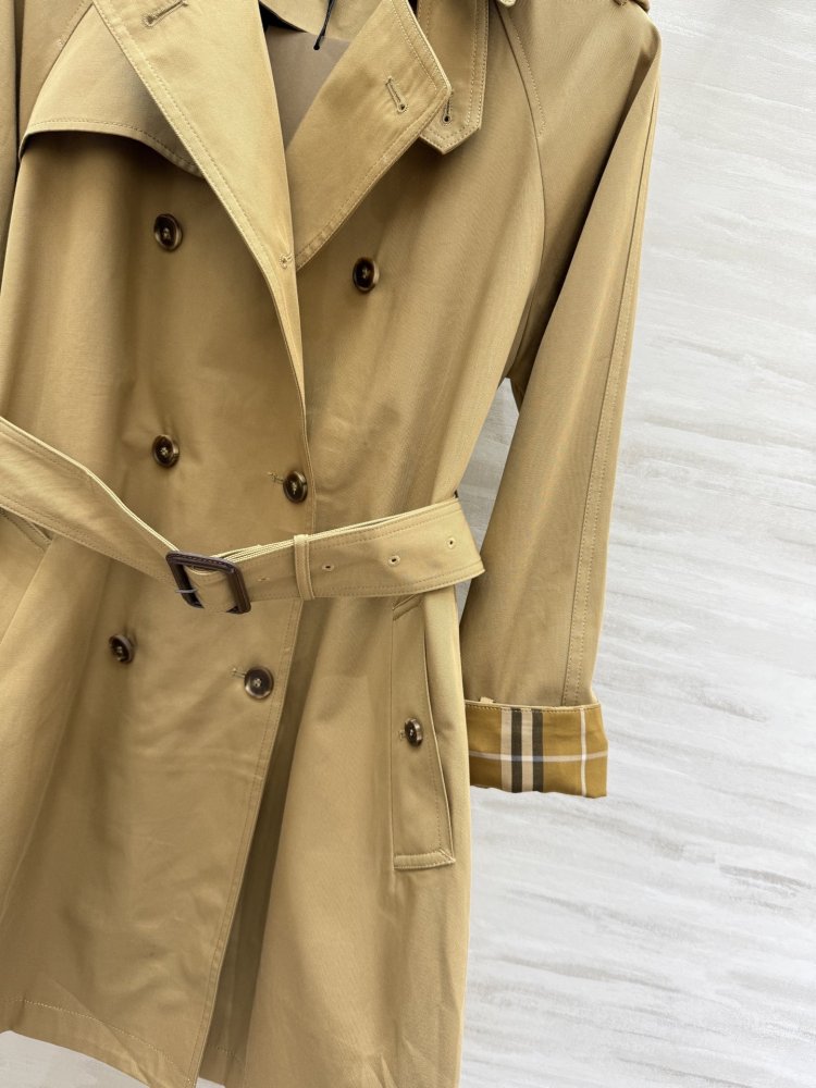 Двубортный тренчкот фото 8