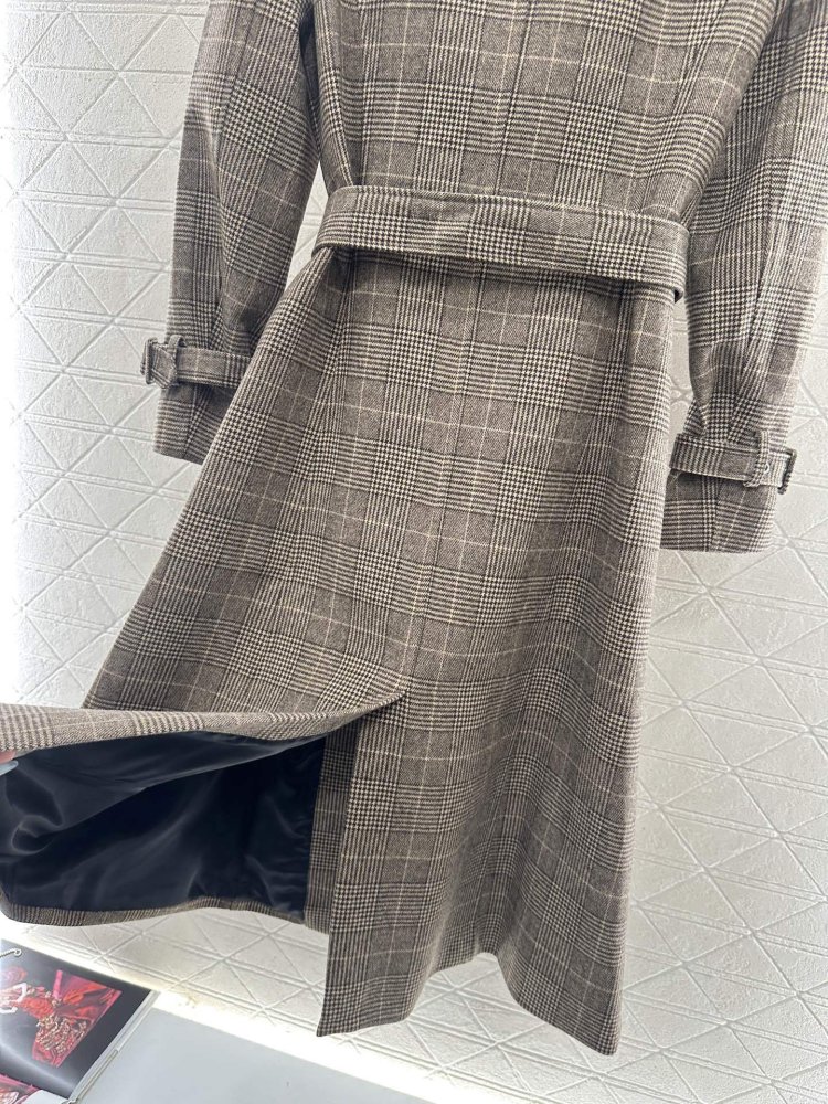 Двубортный тренчкот фото 8