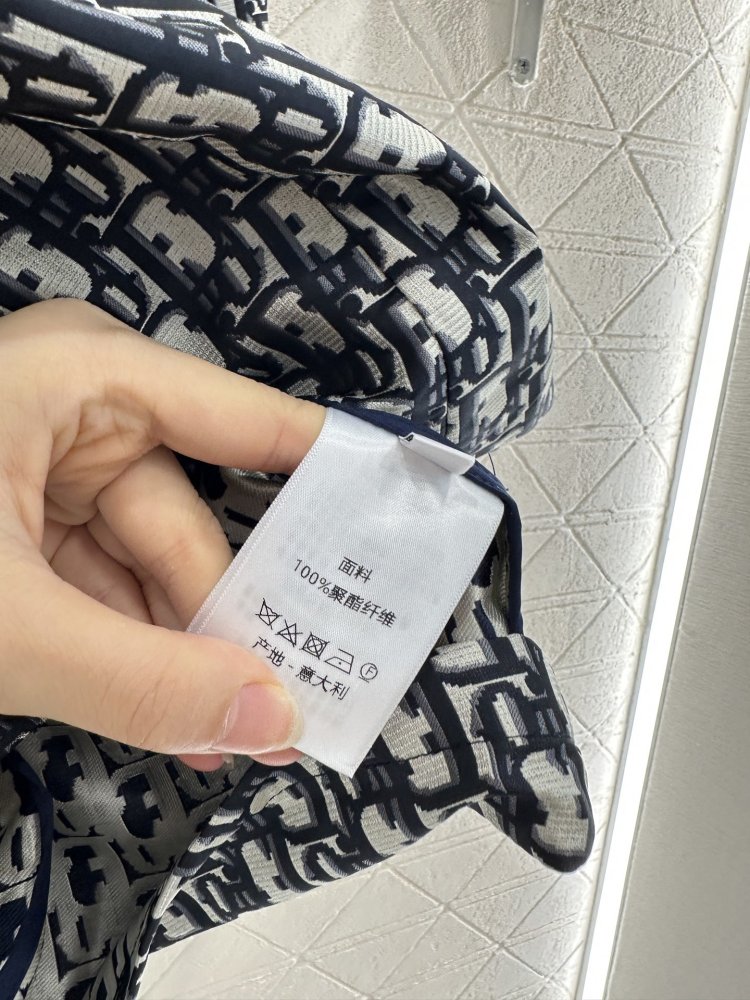 Двобортний тренчкот фото 9