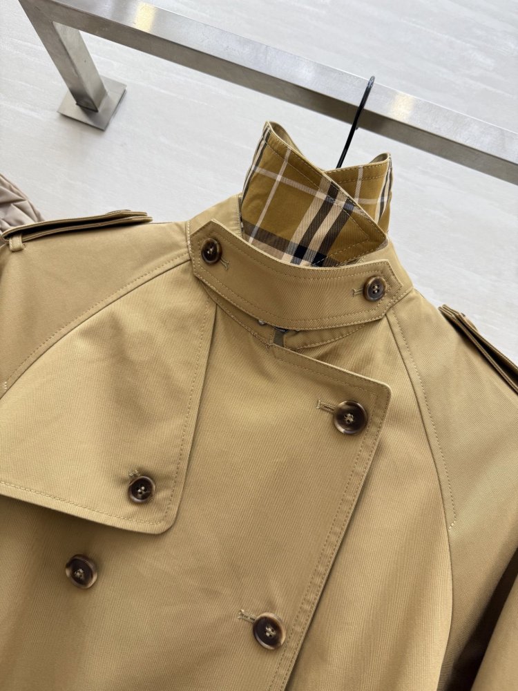 Двубортный тренчкот фото 9