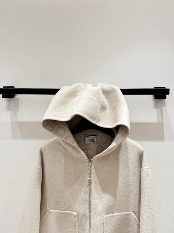 Двухстороннее кашемировое короткое пальто фото 3