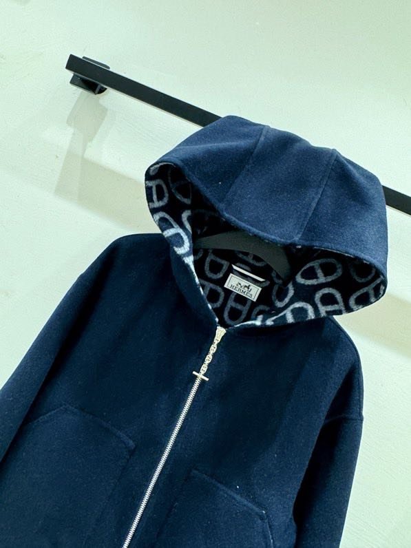 Двухстороннее кашемировое короткое пальто фото 3