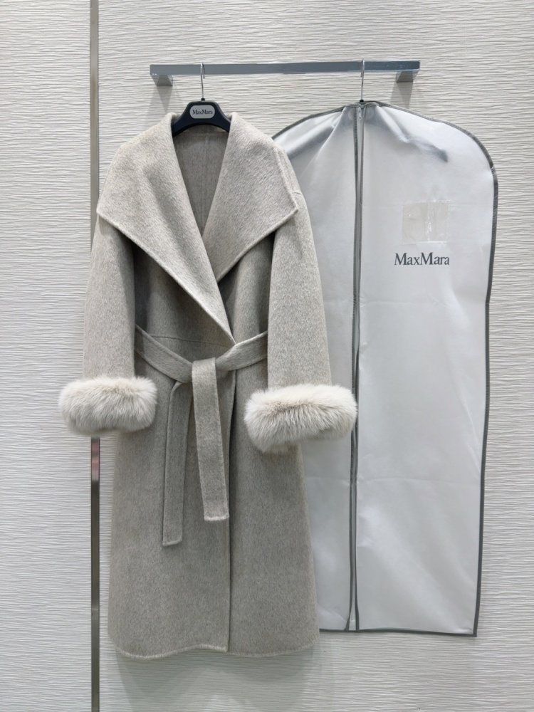 Двустороннее кашемировое пальто c лисьим мехом