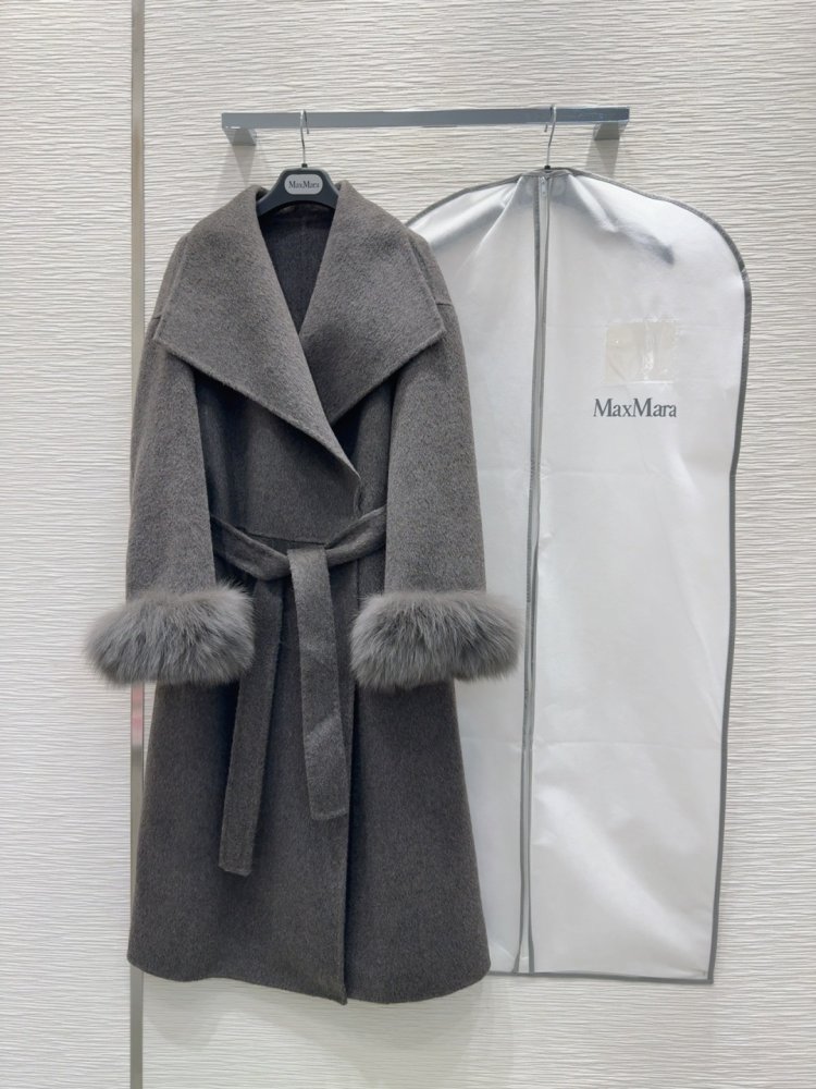 Двустороннее кашемировое пальто c лисьим мехом