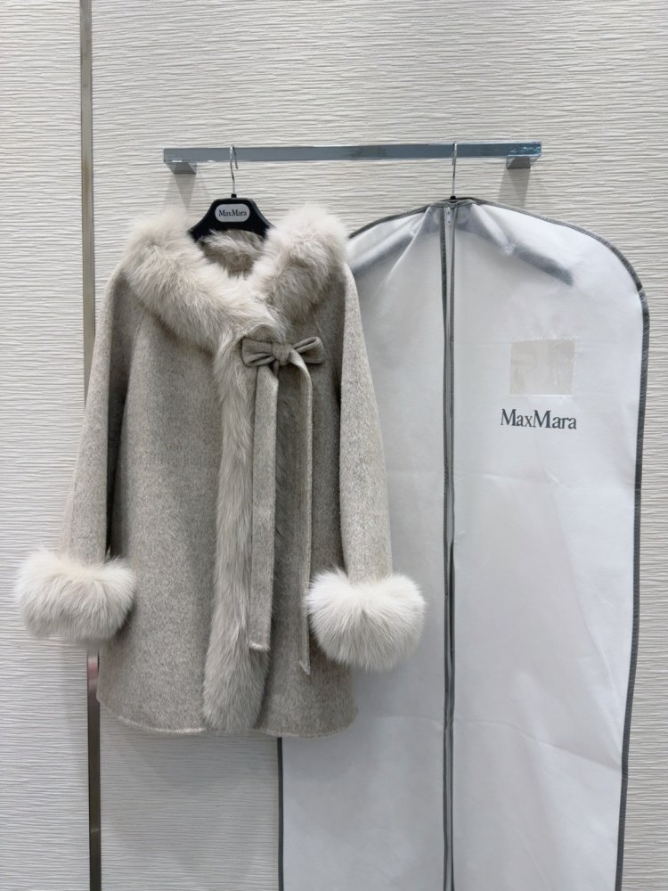 Двустороннее кашемировое пальто c лисьим мехом