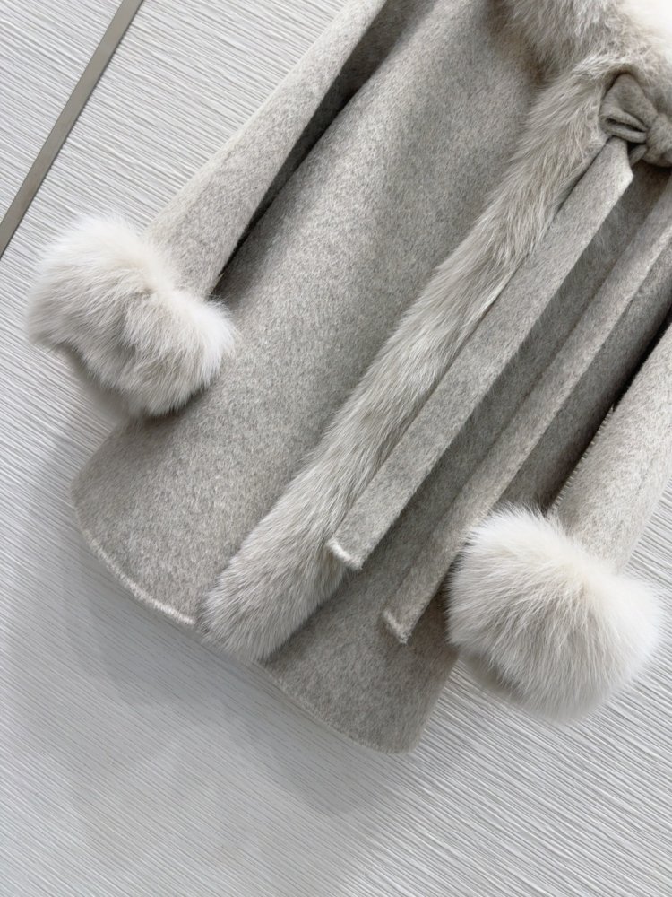 Двустороннее кашемировое пальто c лисьим мехом фото 5