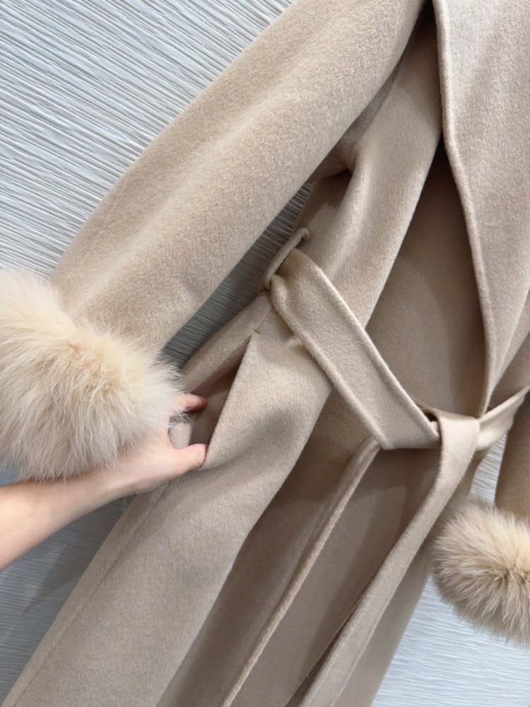 Двустороннее кашемировое пальто c лисьим мехом фото 6