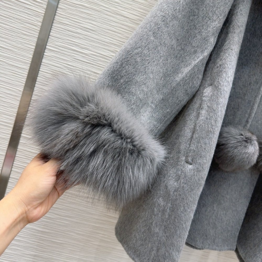 Двустороннее кашемировое пальто c лисьим мехом фото 6