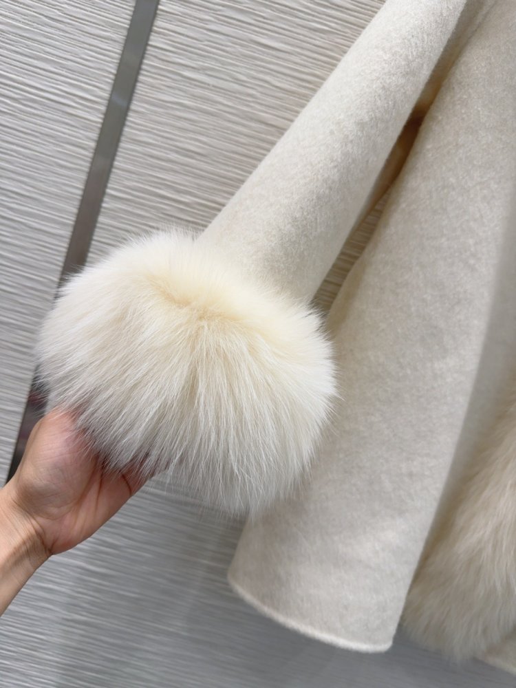 Двустороннее кашемировое пальто c лисьим мехом фото 6