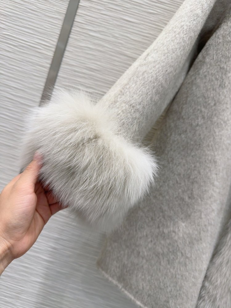 Двустороннее кашемировое пальто c лисьим мехом фото 6